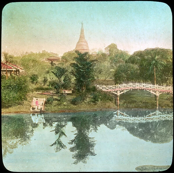 River scene, India, late 19th or early 20th century