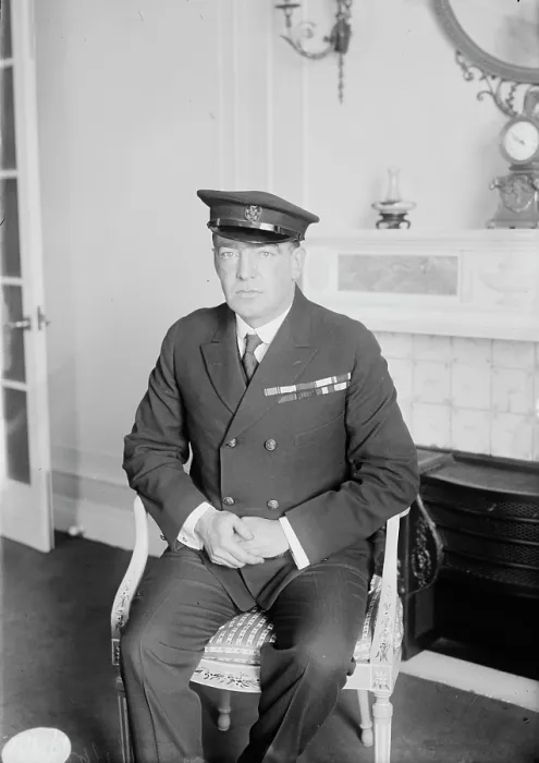 Framed Print : Print of Sir Ernest Shackleton, c1915-1920 Framed Print : Print of Sir Ernest Shackleton, c1915-1920
