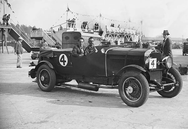 Studebaker of CW Johnstone and AES Walter at the JCC Double Twelve Race, Brooklands, Surrey, 1929
