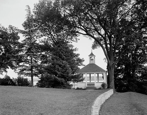 Summer house at Mt. Vernon, c.between 1910 and 1920. Creator: Unknown