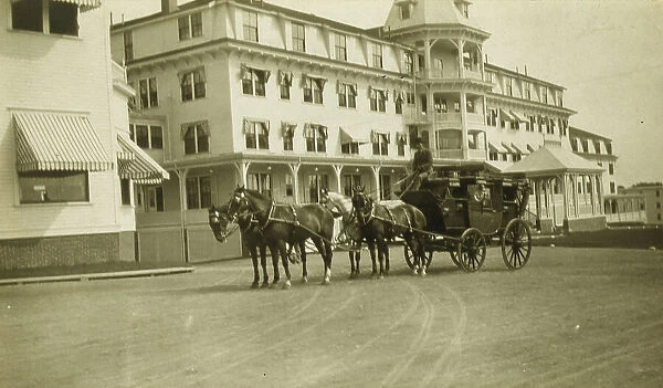 A Talley-Ho coach in front of the Wentworth Hotel, Portsmouth, N.H. 1905. Creator: Unknown