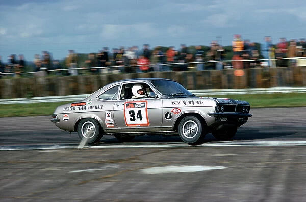 1974 Tourist Trophy: Gerry Marshall, Vauxhall Firenza Magnum 2300, retired, action
