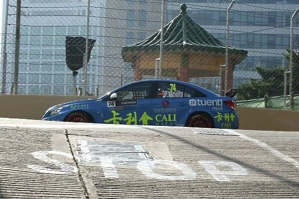 2013 World Touring Car Championship. Round 12 - Circuit de Guia, Macau, China. Friday 15 November 2013. Free Practice 1, Pepe Oriola (ESP) Chevrolet 1.6T, Tuenti Racing Team. World Copyright: XPB Images  /  LAT Photographic