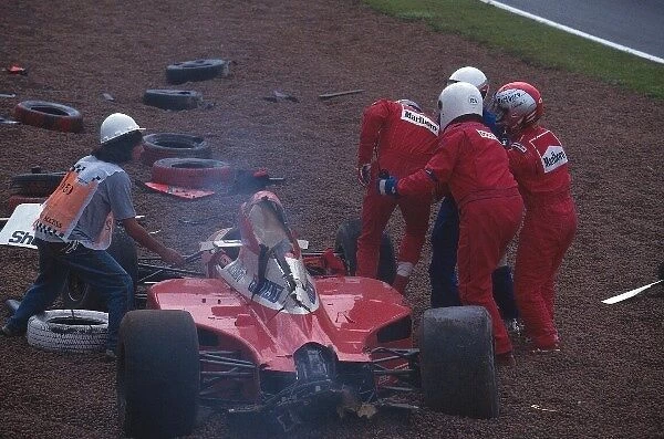 Formula One World Championship: Michael Andretti McLaren helps Gerhard Berger from his Ferrari F93A after they collided at the first corner