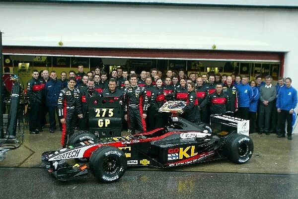 Formula One World Championship: The Minardi team celebrate their 275th Grand Prix start