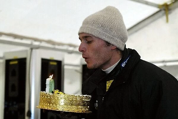 Jordan EJ13 Shakedown Test: Giancarlo Fisichella celebrates his 30th birthday with a cake