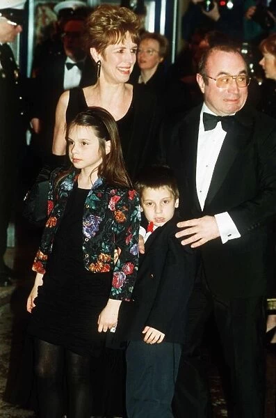 Bob Hoskins Film  /  Actor with his wife and children at the Premier of Hook