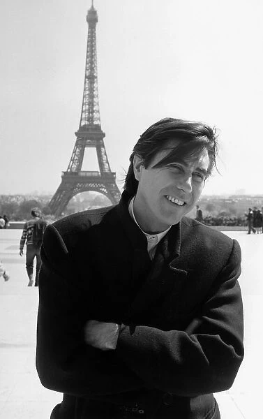 Bryan Ferry pop singer in Paris 1985