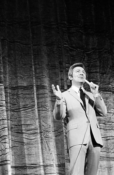 Des O Connor during rehearsals for the Royal Variety Performance, at the Palladium