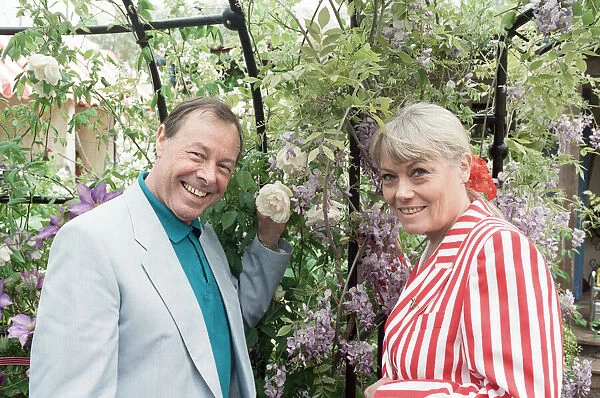 EastEnders stars Wendy Richard and Bill Treacher at the Chelsea Flower Show