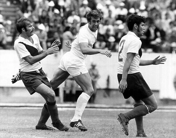 Englands Geoff Hurst in action against Ecuador in the 1970 World Cup Finals which were
