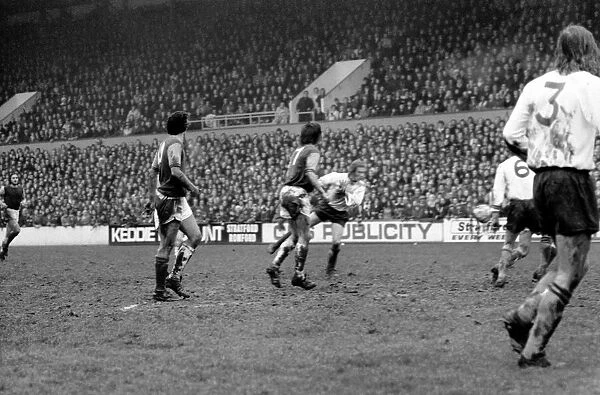Football: West Ham vs. Burnley F. C. March 1975 75-01462-041