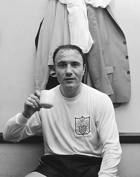 Fulham Reserves v. Metropolitan Police at Imber Court. George Cohen having a cup of