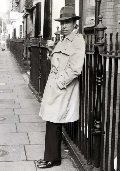 Humphrey bogart raincoat on sale