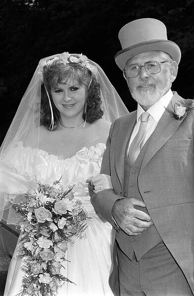 Kirsty MacColl Aug 1984 on her Wedding Day with her father