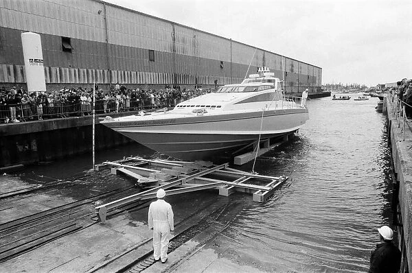 The launch of the Virgin Atlantic Challenger II. Lowestoft, Suffolk. 14th May 1986