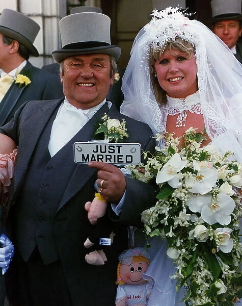 Les Dawson and wife Tracey after their wedding 1989