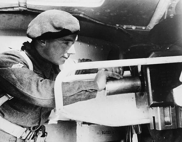 Loader of the 73mm gun in General Grant tank. 12th June 1942