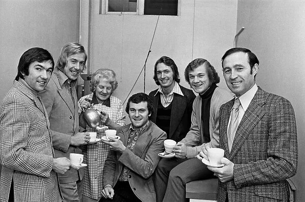 The London contingent of Leicester City football club have a cup of tea
