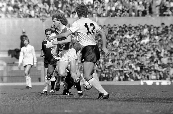 Manchester United 2 v. Tottenham Hotspur 0. April 1982 MF06-32-066 Local Caption