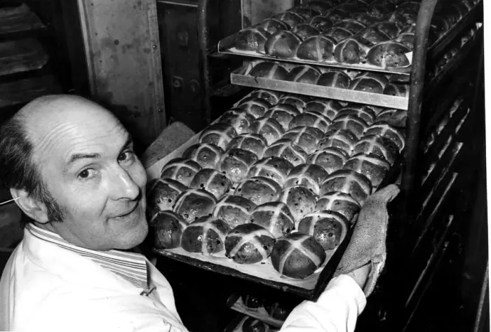 Framed Print : Hot Cross Buns by the Dozen, Franklyns, Cardiff 1991 Print