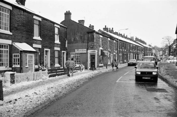 Framed Print : Market Street Print: Mottram in Longdendale, 6th January 1987 Framed Print : Market Street Print: Mottram in Longdendale, 6th January 1987