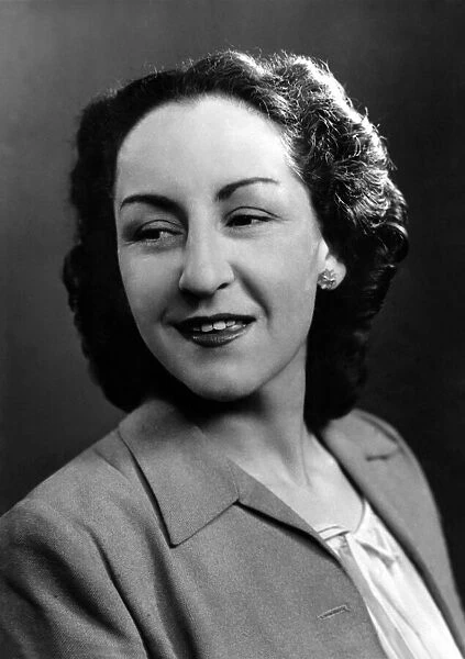 Miss Anna Pollok. (Sadlers Wells opera). July 1948 P005180