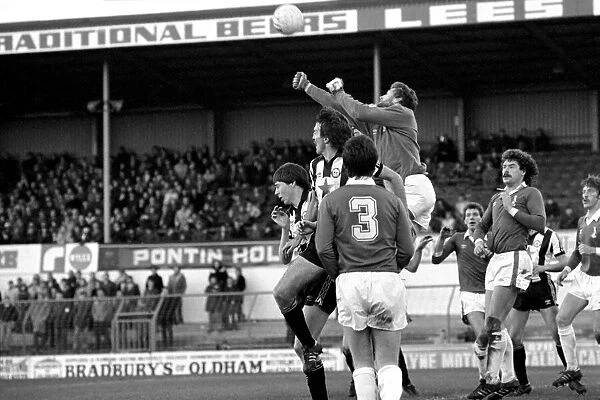 Oldham 3 v. Newcastle United 1. Division 2 Football October 1981 MF04-13-008