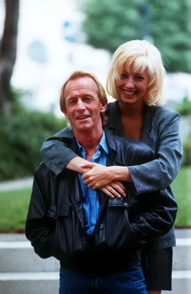 Paul Hogan Actor with Linda Kozlowski on their vist to Britain June 1988