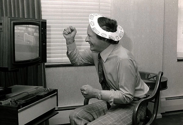Romark - Hypnotist  /  Magician - 1976 watching a football match on television