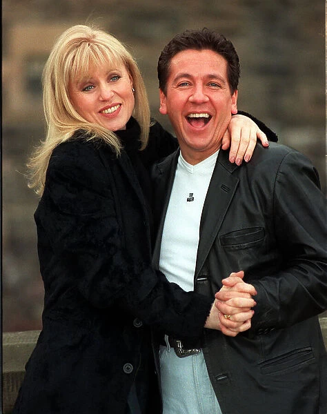 Ross King TV Presenter and fiancee Helen Way March 1998 A©mirrorpix