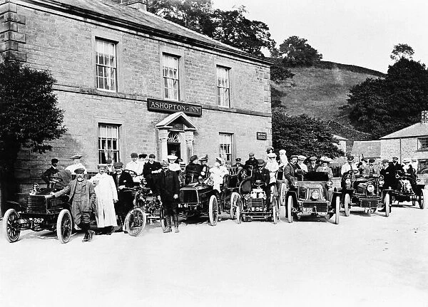 Sheffield Automobile Club outside the Ashopton Inn, Derwent, Derbyshire in 1904