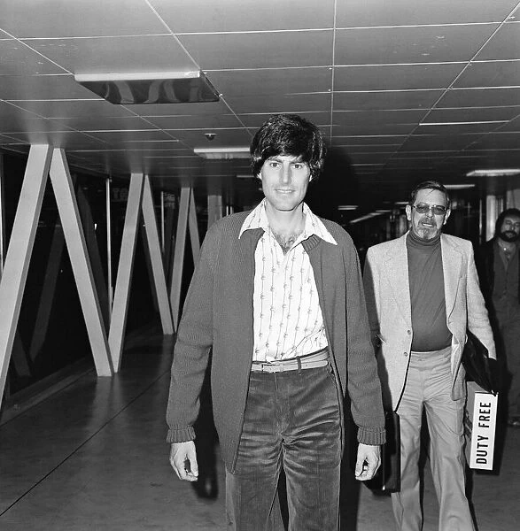 Uri Geller at London Airport. 1st November 1978