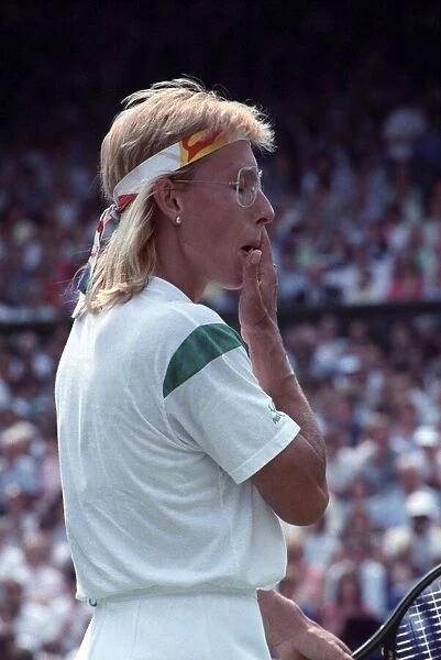 Wimbledon. Semi Final Navratilova v. Evert. June 1988 88-3518-085