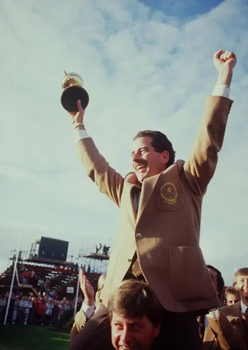 Framed Print : Sam Torrance Lifts The Trophy Print, 1985 Ryder Cup Framed Print : Sam Torrance Lifts The Trophy Print, 1985 Ryder Cup