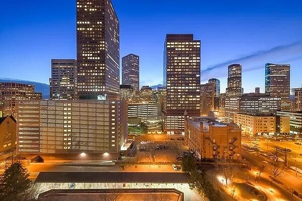 Denver, Colorado, USA downtown cityscape rooftop view at dusk