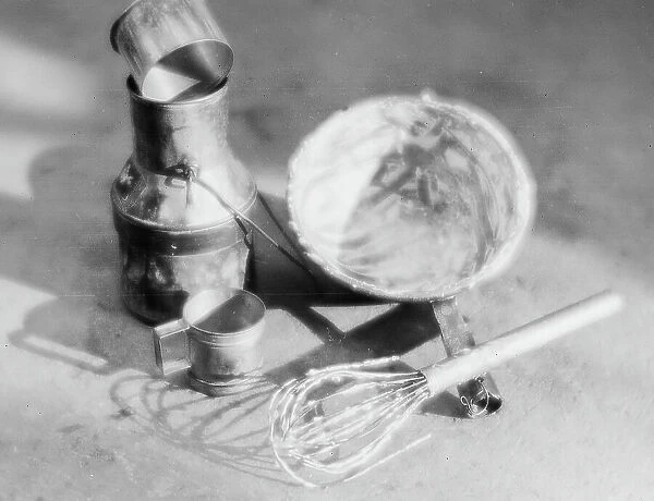 Copper box and bowl with whip; Photo studio
