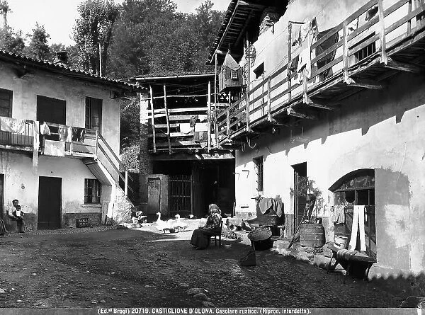 Courtyard of a rustic cottage near Castiglione Olona, Varese