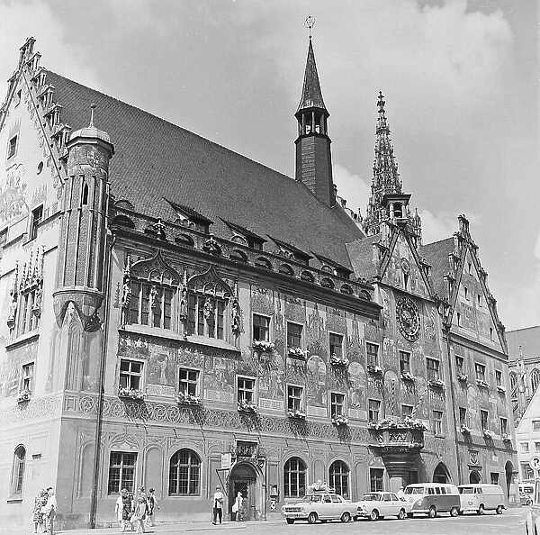 General view of the old Rathaus (Town Hall) in the Marktplatz of Ulm, Baveria