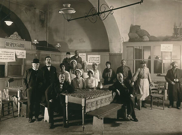 Group photo inside a dispensary during the First World War