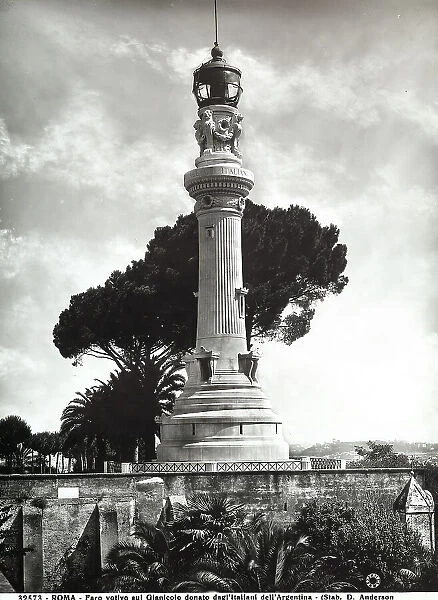 The lighthouse on the Janiculum Hill, by Manfredo Manfredi, given to Rome by the Italians living in Argentina