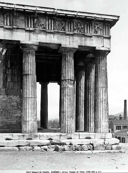 The photograph shows one of the exterior sides of the Temple dedicated to Theseus. The work is located in the Athenian acropolis