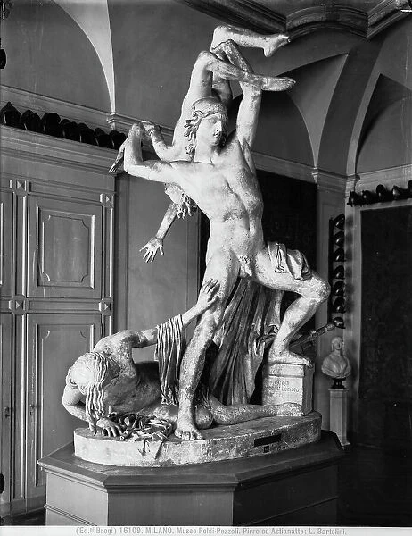Pyrrhus and Astianatte sculpted by Lorenzo Bartolini at the Poldi Pezzoli Museum in Milan