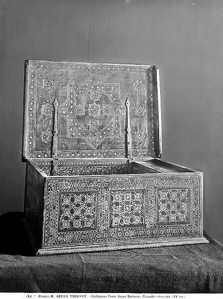 Wooden chest with carved decorations using the technique of pyrography, Collection of Count Segr Sartorio in Trieste