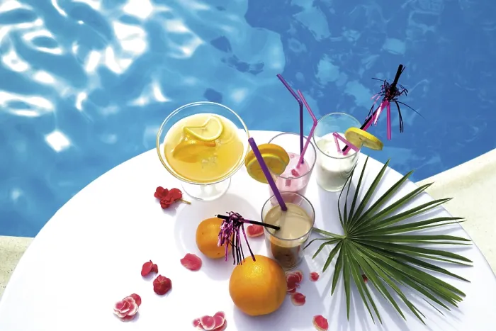 Framed Print : Refreshing Poolside Drinks Print