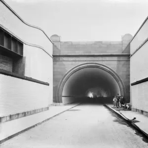 Building Rotherhithe Tunnel BB99_06817