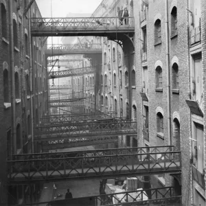 Butlers Wharf c. 1910 BB87_09668