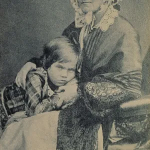 Emma Darwin and son Leonard K970227