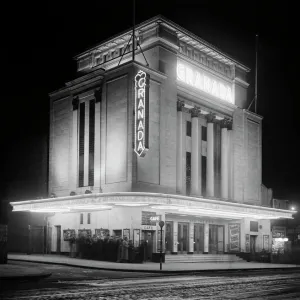 Popular Themes Photographic Print Collection: Cinema Exteriors