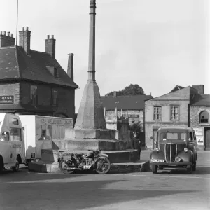 Grantham Market Cross a78_03963